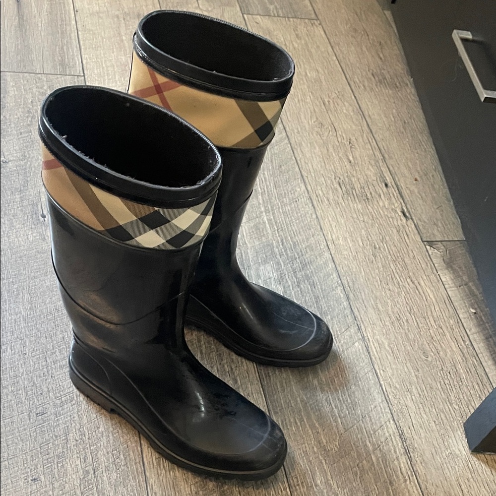 Burberry Black Plaid Rain Boots - Picture 4 of 4